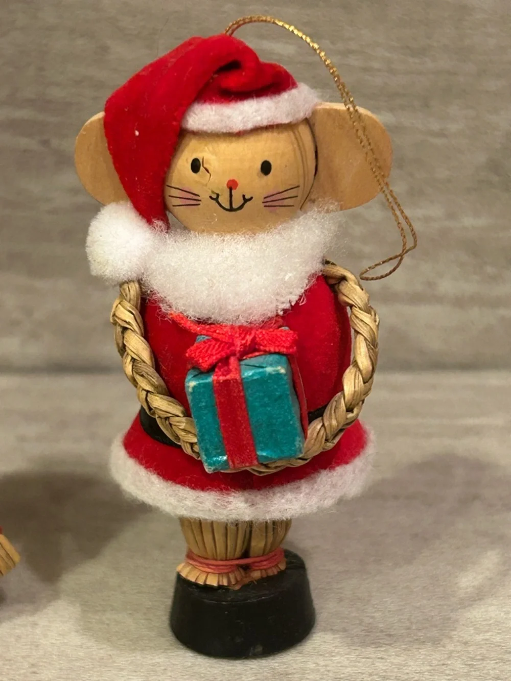 Vintage Avon Straw Country Santa & Mrs. Clause Mice Christmas Ornaments
